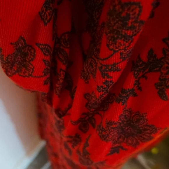 Secret Treasures Red Floral Lace Robe. Really Soft - Picture 9 of 16